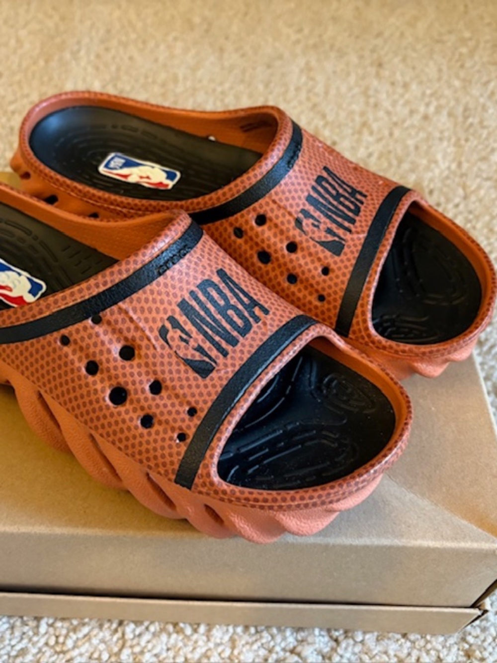 Crocs NBA Echo Slides Slip On Casual Sienna Black Woman size 6/Men Size 4